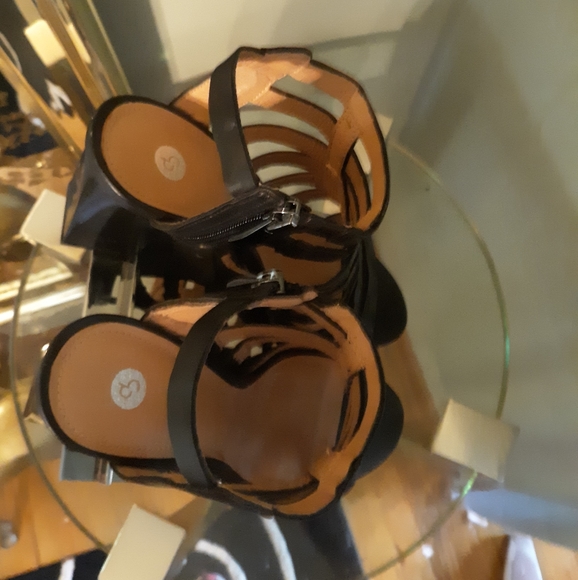 NWT Black Hayden Sandal - Picture 4 of 6